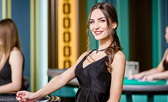 Hình ảnh nhân viên hỗ trợ khách hàng của win96 đang tư vấn cho người chơi